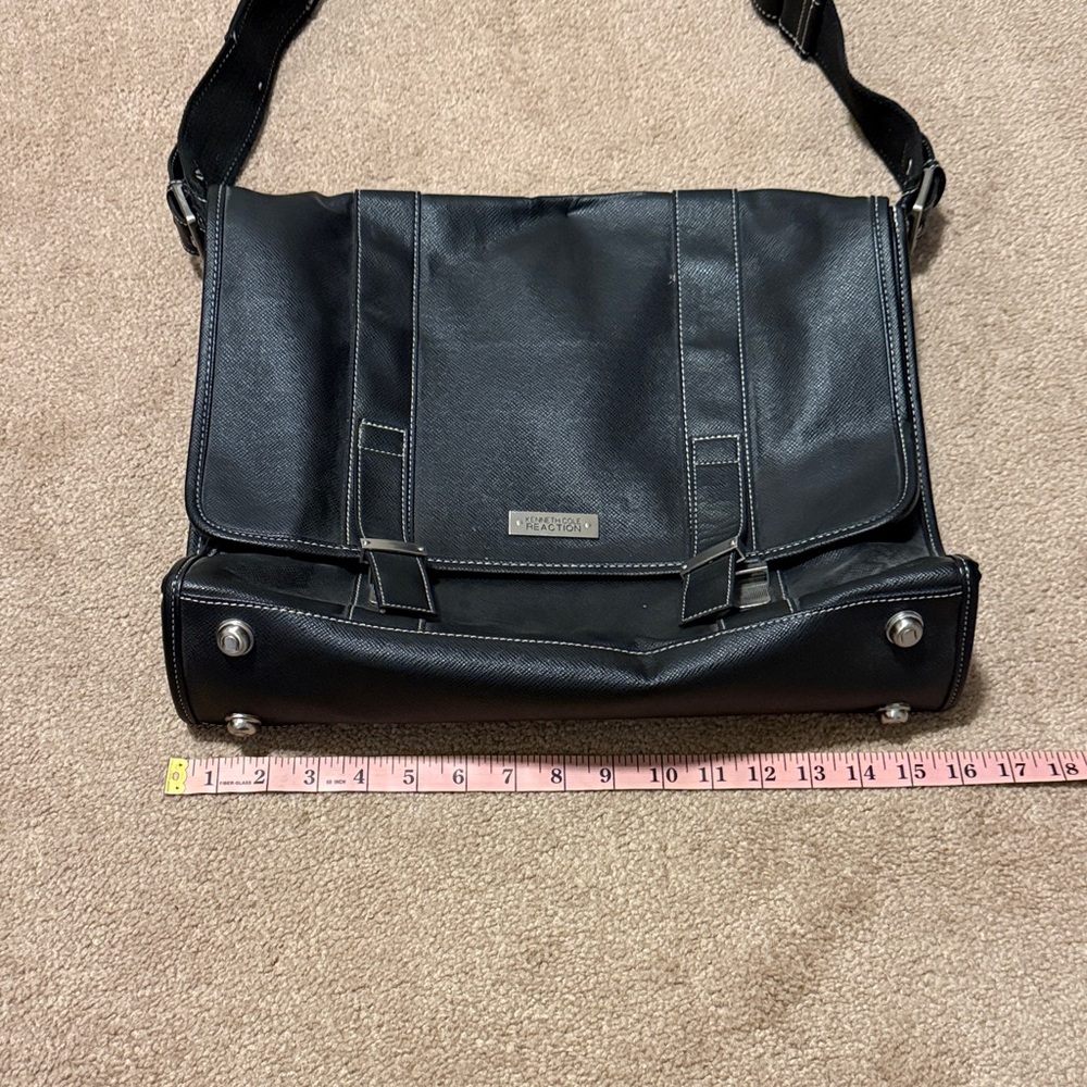 Kenneth Cole Reaction Dark Leather Messenger Bag with shoulder strap adjustable - Picture 2 of 13
